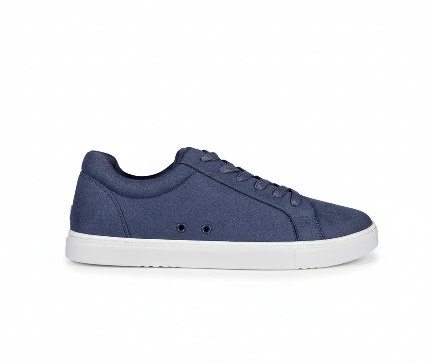 Fuego Low-Top Dance Sneakers in Navy Blau von Fuego Dance Shoes, abgebildet im Profil mit weißer Sohle.