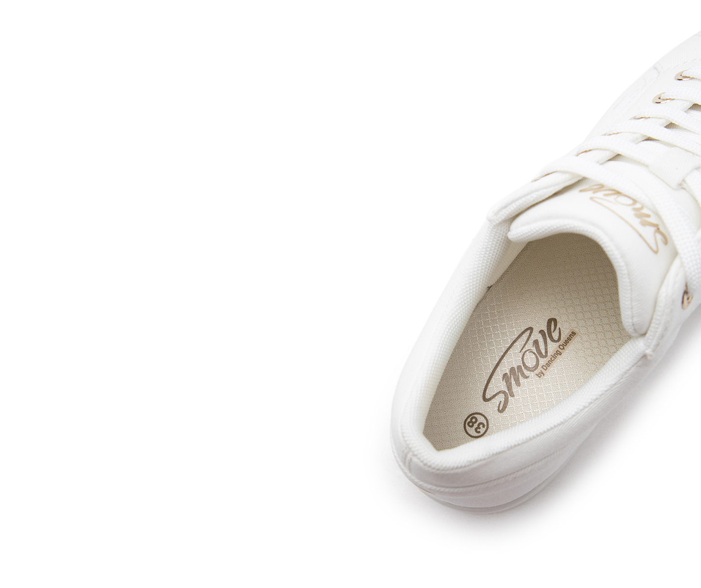 SMOVE Breeze Tanzsneaker in Weiss Canvas von Dancing Queens mit goldenem Branding auf weissem Hintergrund.