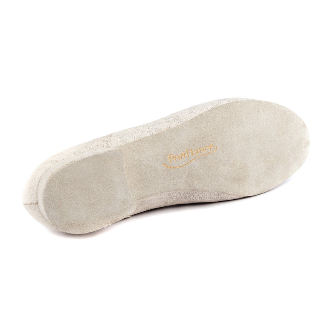 Beige Numb-Ledersohle von PD Pedro von Portdance, mit „PerfDance“-Aufdruck, von der Unterseite gezeigt.