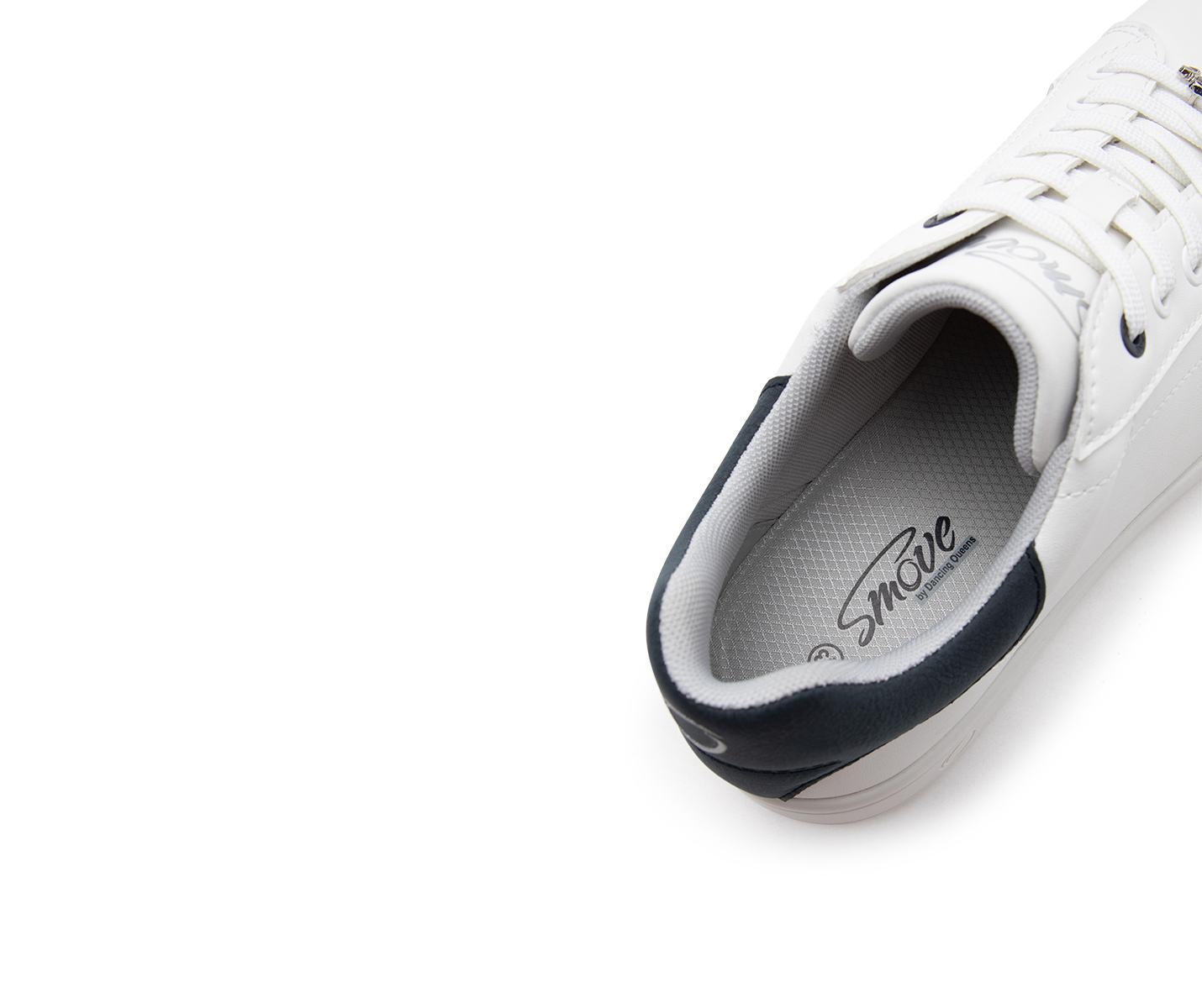 SMOVE Accent Tanzsneaker in Weiss Navyblau von Dancing Queens, veganes Leder, Performance-Sohle, sichtbare Innensohle.