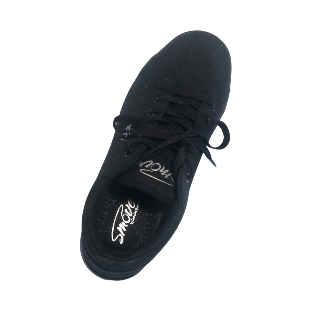 Sneaker de danse de slove en noir avec une semelle noire