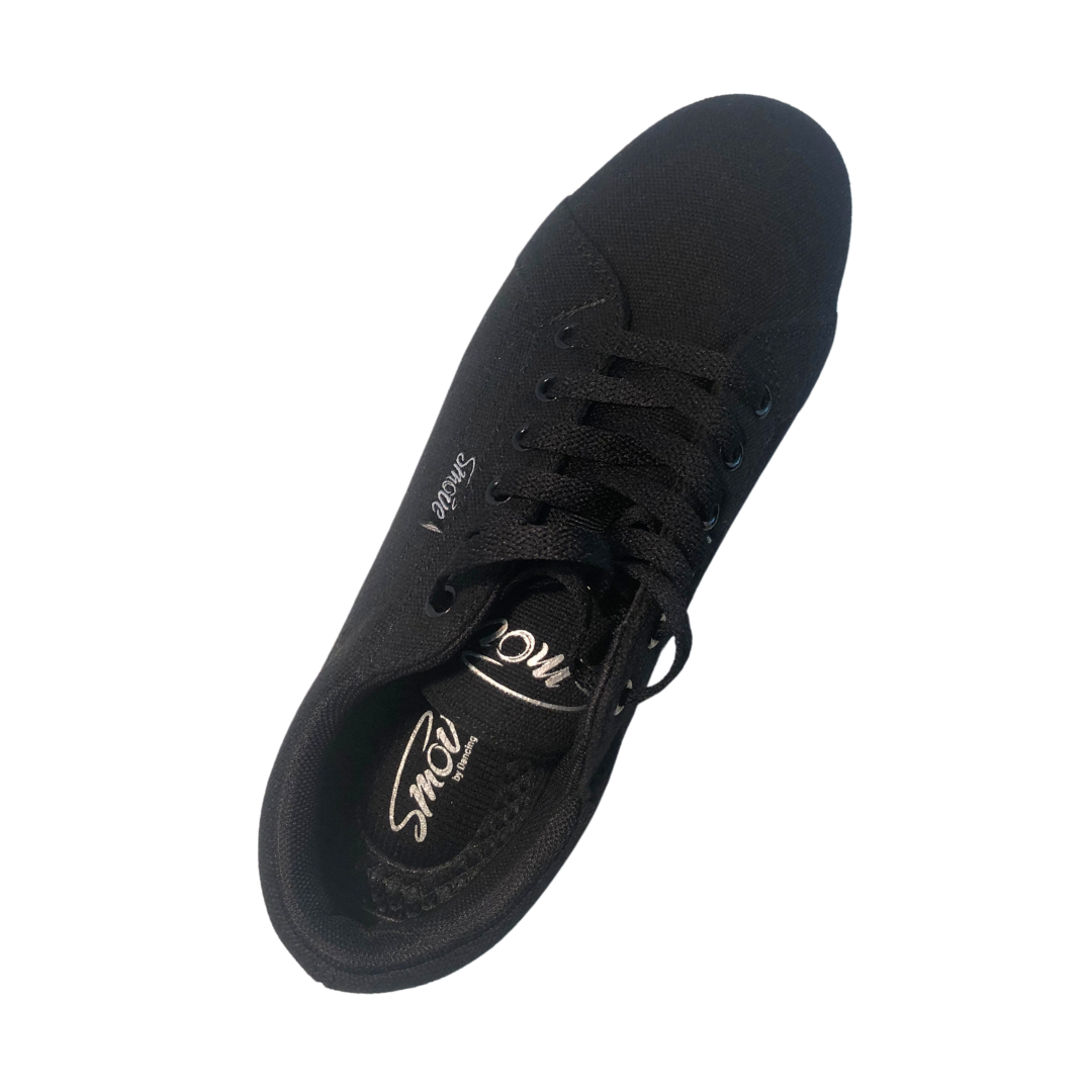 Smove Dance Sneaker en negro con suela blanca