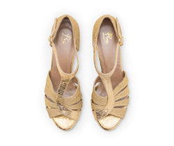 Die ESP09 Tanzschuhe in Gold von Dancing Queens auf weißem Hintergrund.