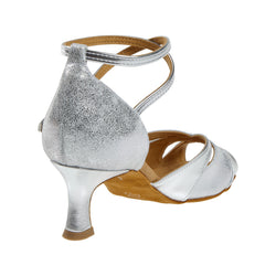 Rückansicht der 141 Tanzschuhe von Diamant, einem silbernen Tanzschuh mit Fesselriemchen und ausgestelltem Absatz.