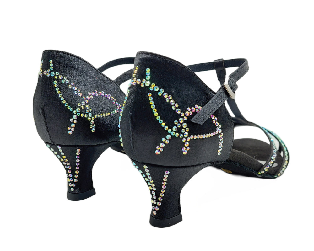 Lidmag L9 Tanzschuhe aus schwarzem Satin-Strass mit Schmetterlingsdesign aus Strass und mittelhohen Absätzen.