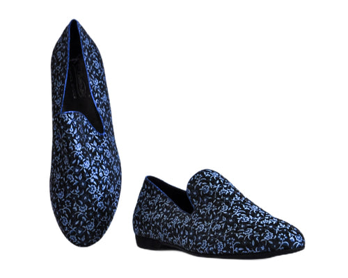 Tanz-Mokassins 637 von Alvares Dance Shoes: Blau-schwarzes Design mit Blumenmuster.