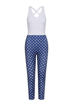 Lisminas 1321 Single Cross Jumpsuit in Weiß & Blau gemustert bietet einen schlank machenden Look.