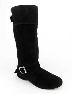 8830 West Coast Swing Tanzstiefel, Schwarz mit flacher Sohle und Schnallenakzenten von Rumpf auf weißem Hintergrund.