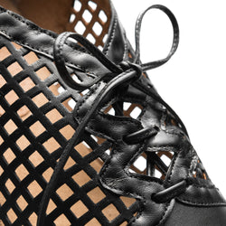 Nahaufnahme der Rumpf 9235 Damen-Swingschuhe in Schwarz mit Schleife und detaillierten Nähten.