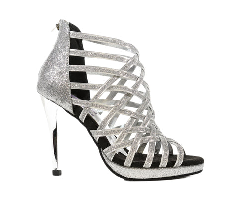 Das Lidmag 740 GLITTER ARGENTO Plateau ist eine silberne Riemchensandale mit dünnem Stilettoabsatz auf Weiß.