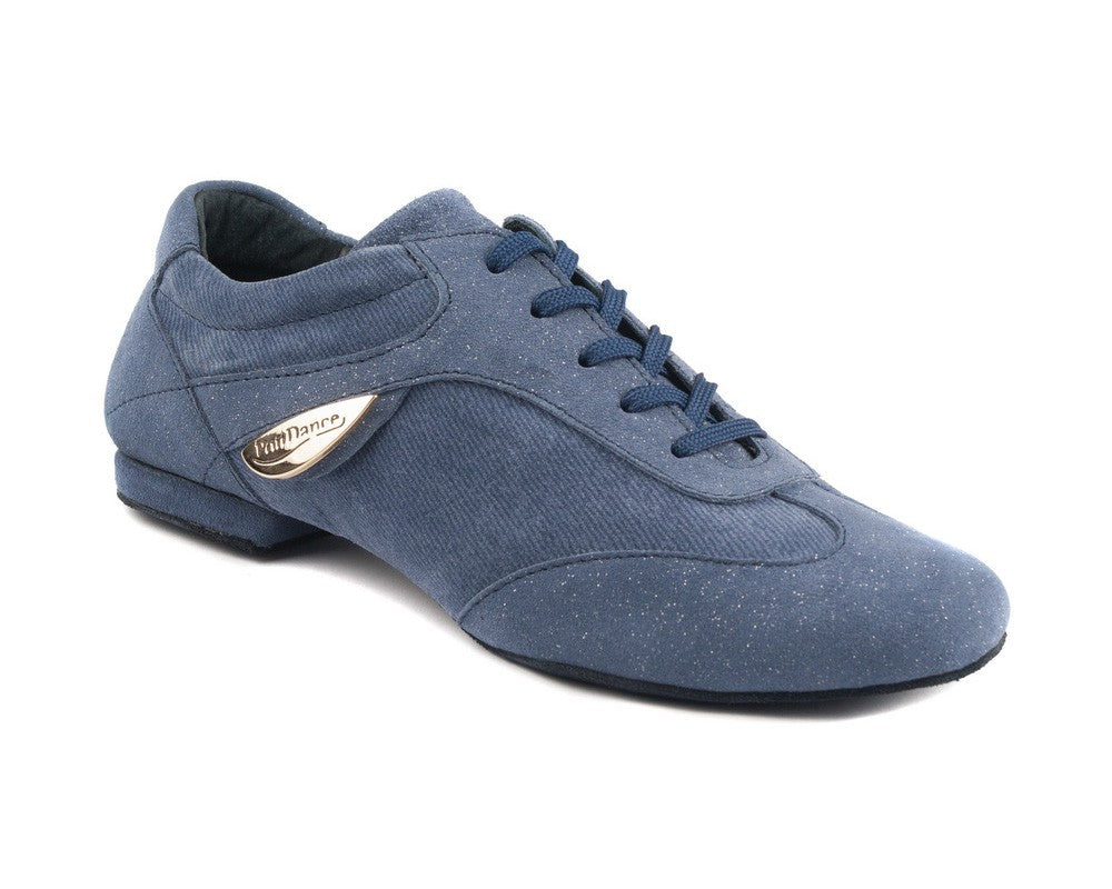 PD07 FASHION Dance Sneakers von Portdance: Denim mit Wildledersohle, Metallic-Logo, Schnürdesign für Salsa-Fans.